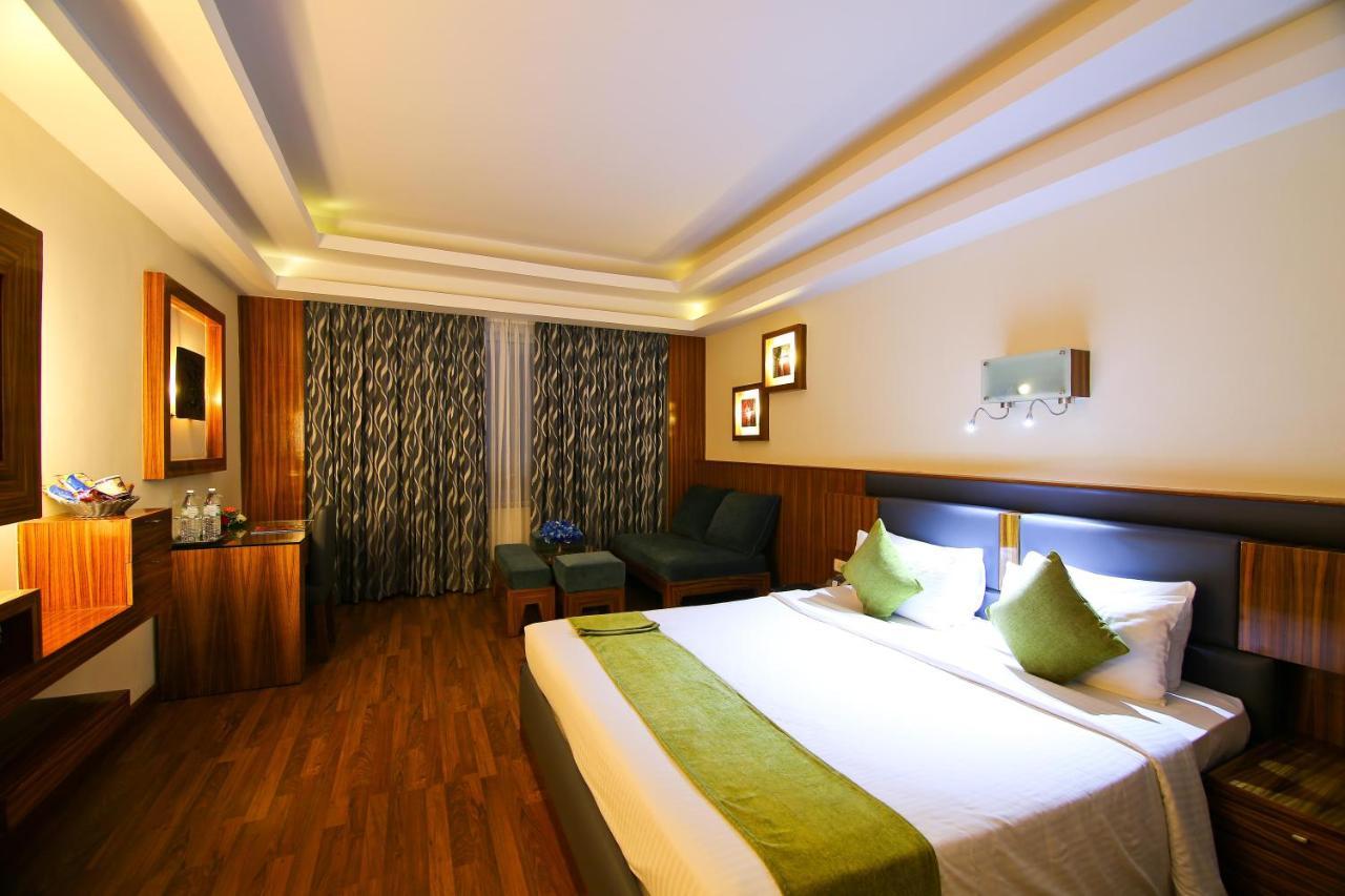Hotel Gokulam Park Kochi Zewnętrze zdjęcie