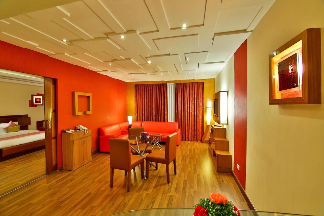 Hotel Gokulam Park Kochi Zewnętrze zdjęcie