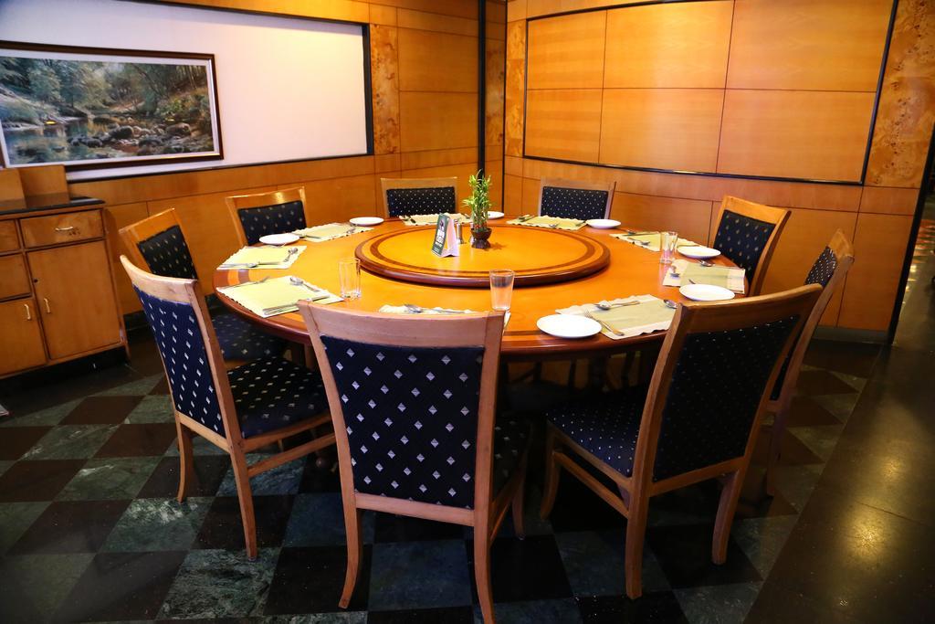 Hotel Gokulam Park Kochi Zewnętrze zdjęcie
