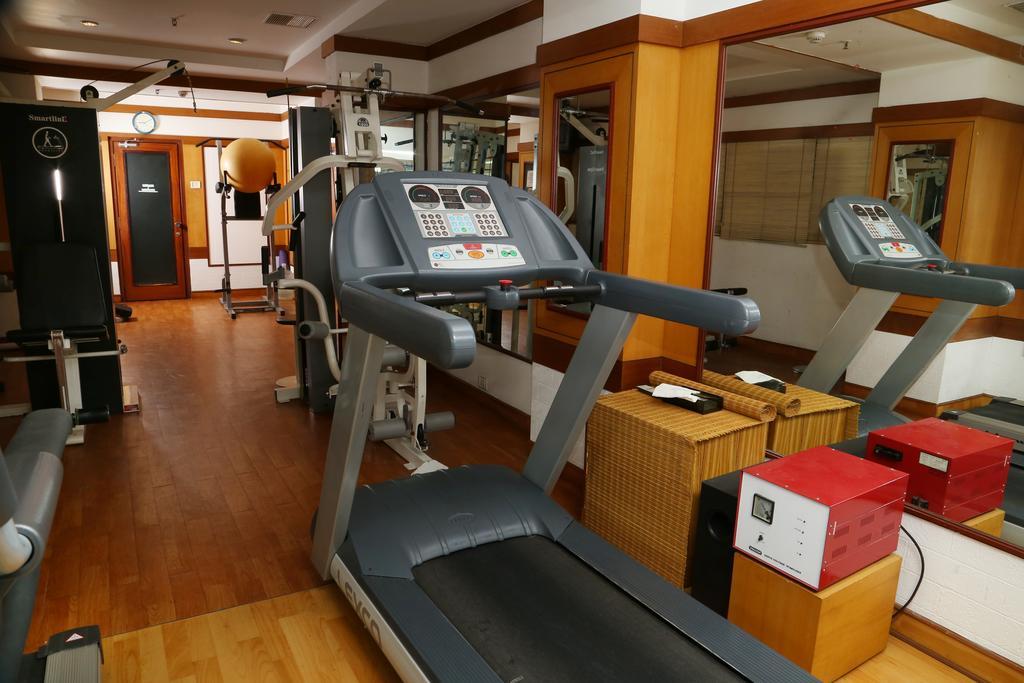 Hotel Gokulam Park Kochi Zewnętrze zdjęcie