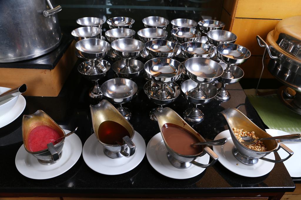 Hotel Gokulam Park Kochi Zewnętrze zdjęcie