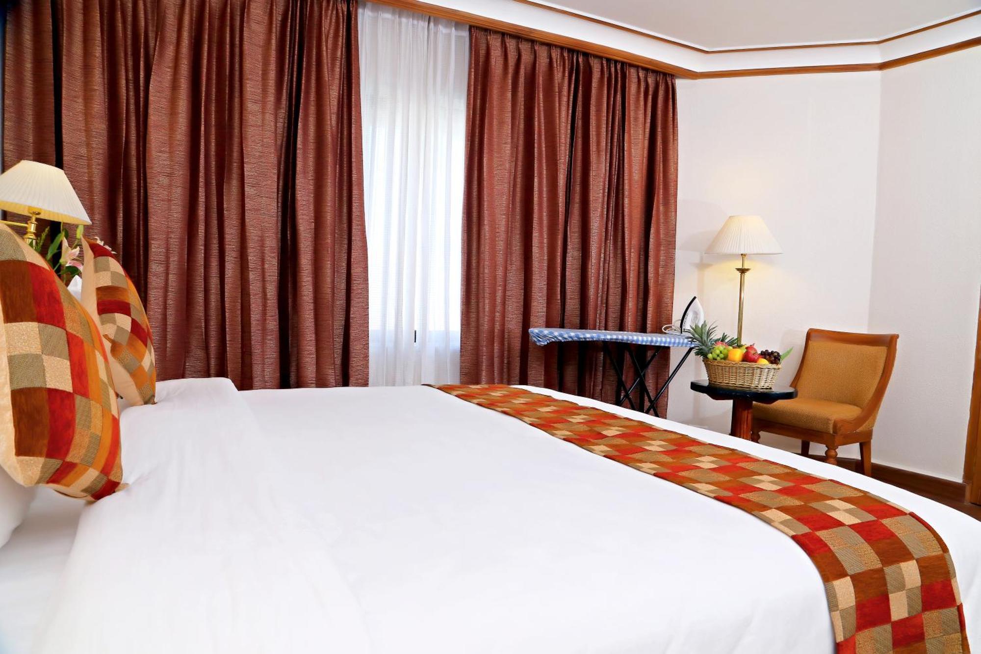Hotel Gokulam Park Kochi Zewnętrze zdjęcie