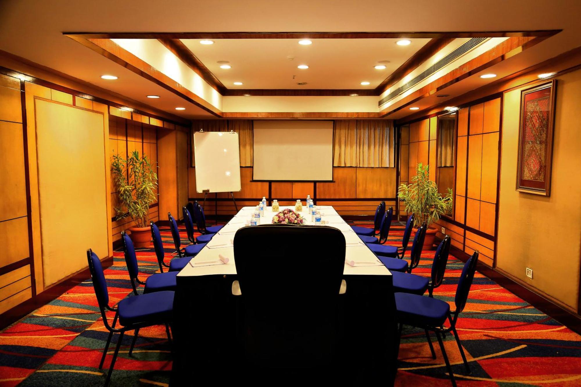 Hotel Gokulam Park Kochi Zewnętrze zdjęcie