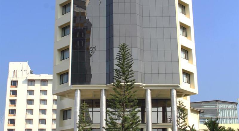 Hotel Gokulam Park Kochi Zewnętrze zdjęcie