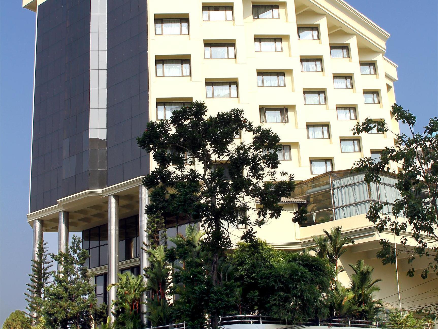 Hotel Gokulam Park Kochi Zewnętrze zdjęcie
