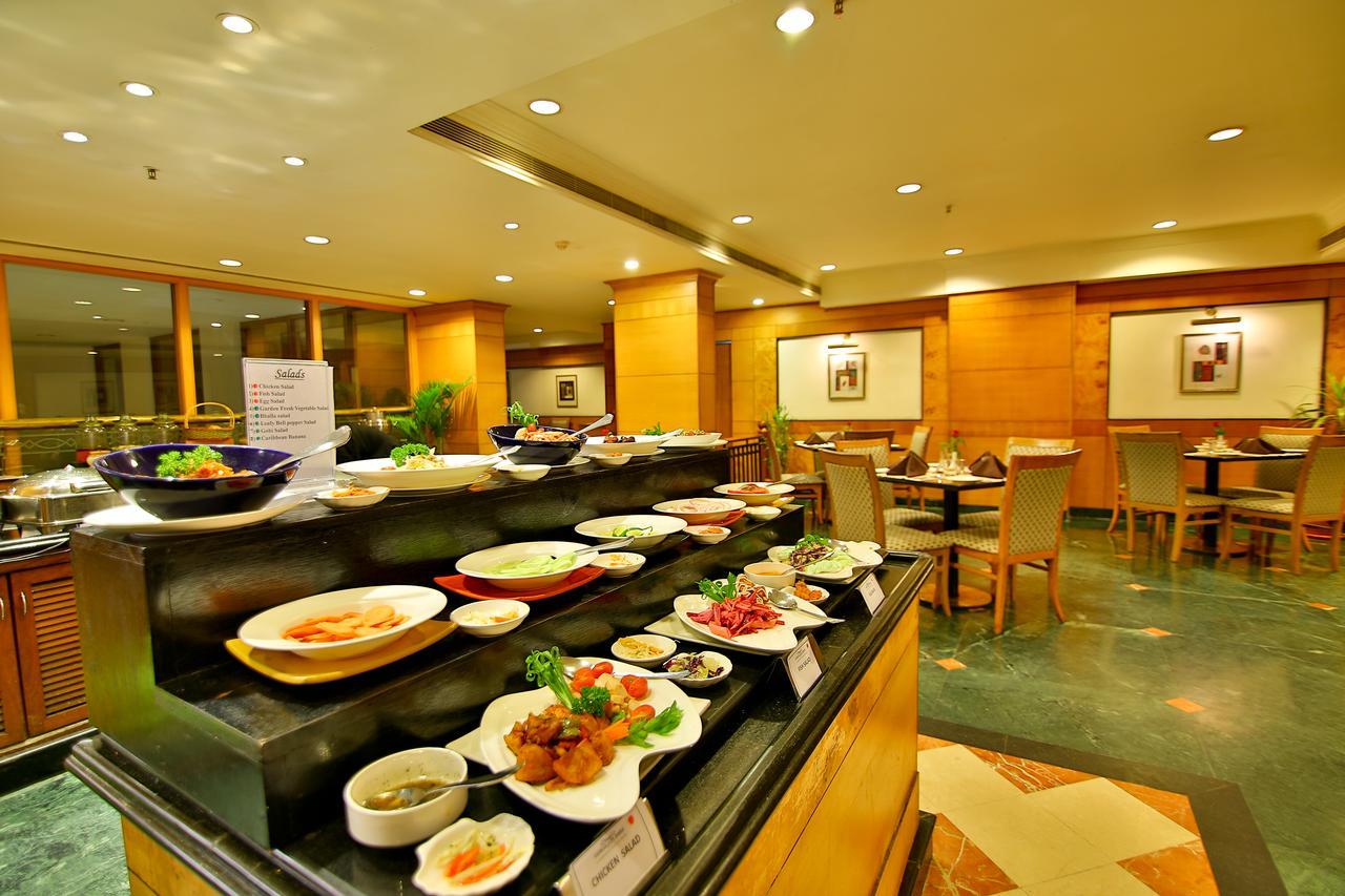 Hotel Gokulam Park Kochi Zewnętrze zdjęcie