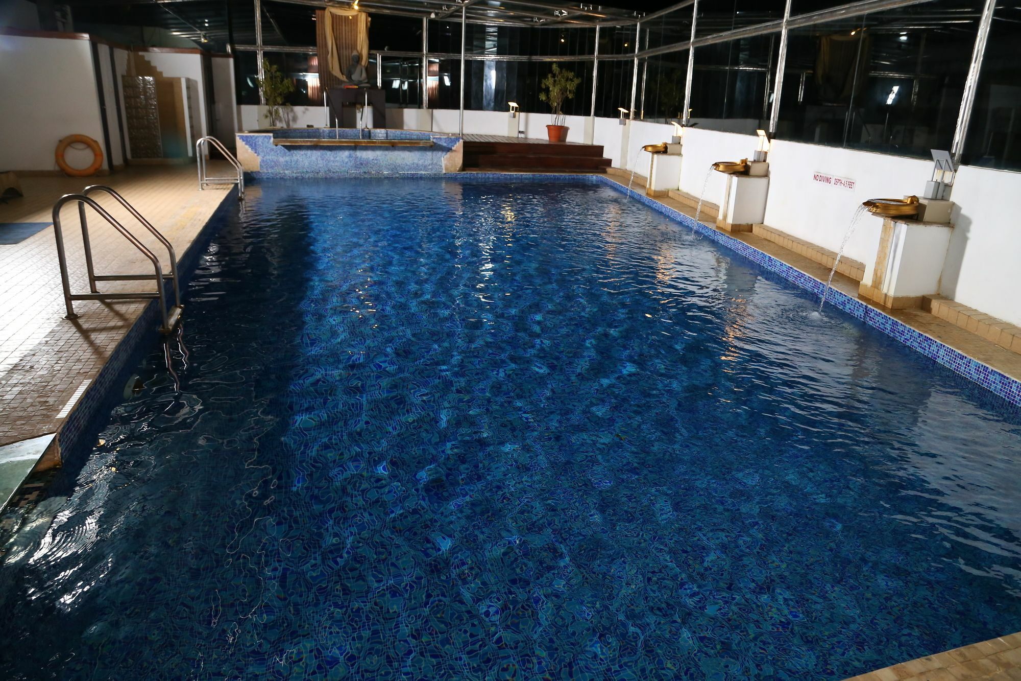 Hotel Gokulam Park Kochi Zewnętrze zdjęcie